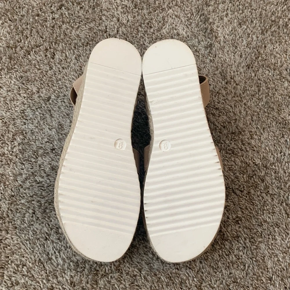 Cushionaire Mandy beige‎ tan nude flatforms espadrilles size 9 sandals boho